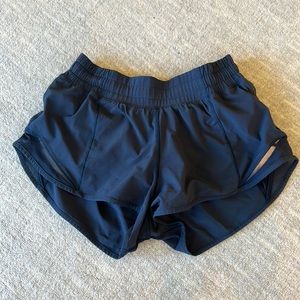 Lululemon Hotty Hot 2.5 navy shorts!